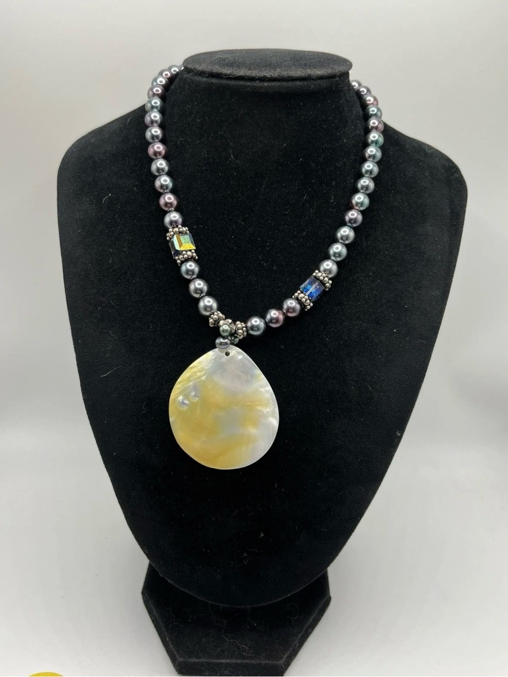Artisan Signed Ster Clasp Glass Beaded Faux Pearl Abalone Pendant Necklace